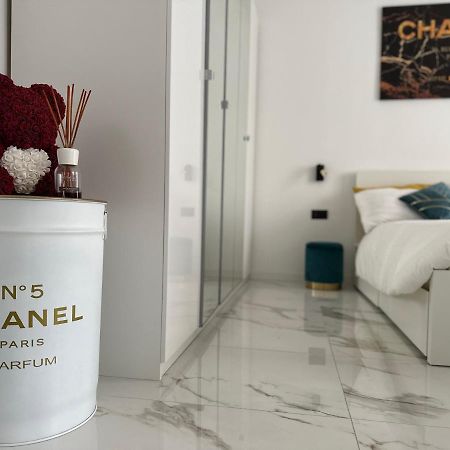 Maison Chanel Milan Exterior photo